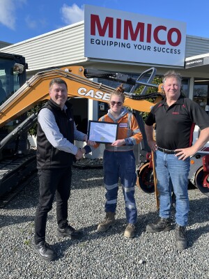 Brylea Eaves receives the Zealand Certificate in Heavy Automotive Engineering—Plant and Equipment (Level 4).