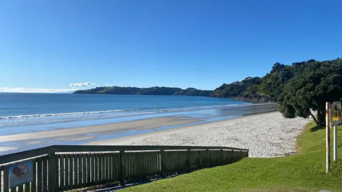 nathan-tawhai_Onetangi-beach