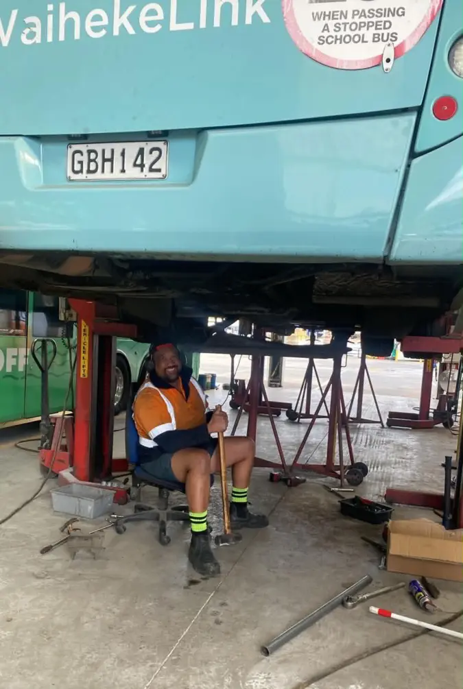 nathan-tawhai_Me-repairing-ADL-E200-rear-suspension